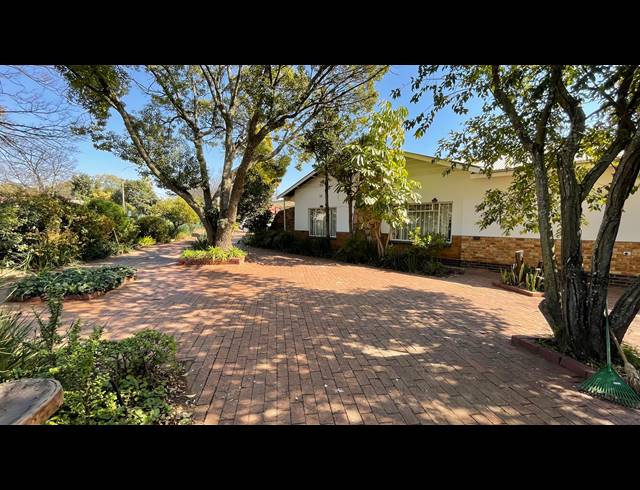 3 BEDROOM HOUSE FOR SALE IN LYTTELTON MANOR